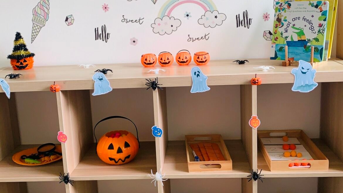Halloween Themed Learning Shelf for Toddlers!